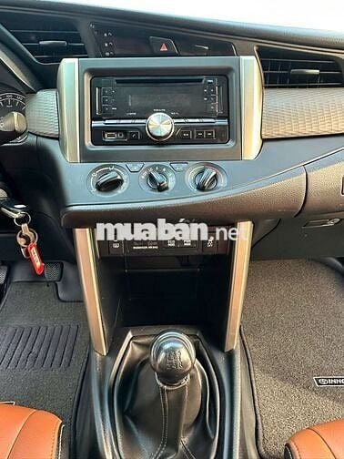 Toyota Innova 2019 2.0E - 700000 km