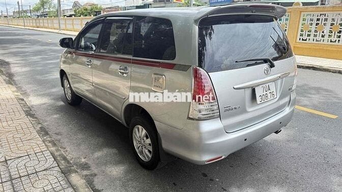 Toyota Innova 2009 G - 120000 km