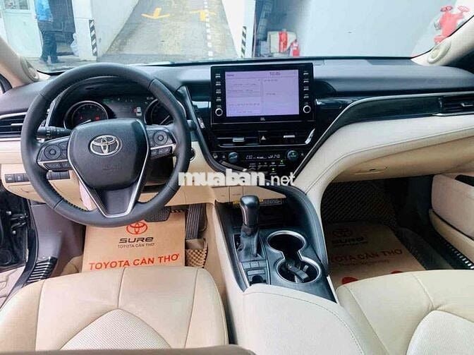 Toyota Camry 2022 2.0 Q - lướt 57.000 km