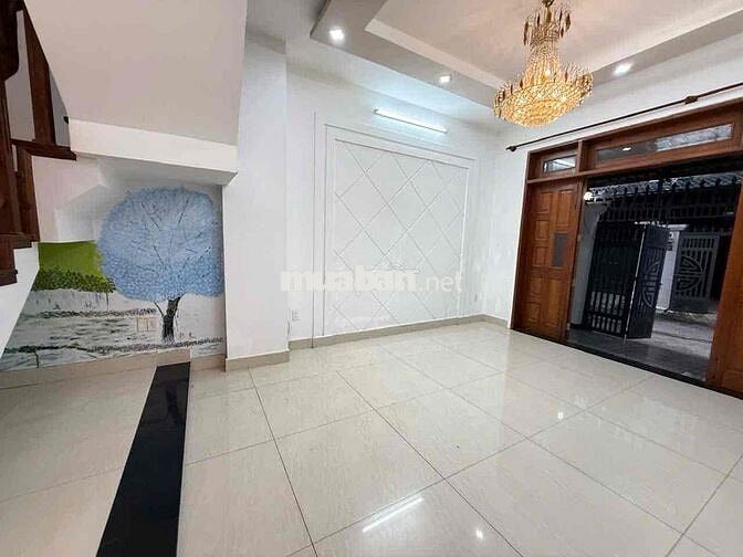 Nhà 2 Lầu Sẵn 3 Máy Lạnh Ngay Cao Đẳng Điện Lực