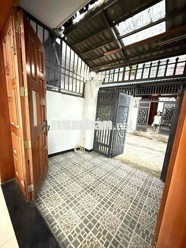 Nhà 2 Lầu Sẵn 3 Máy Lạnh Ngay Cao Đẳng Điện Lực