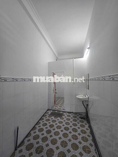 Mặt bằng trệt 2 lầu trống suốt đường 30-4 chỉ 25 triệu