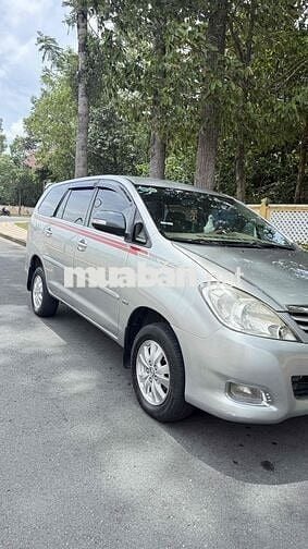 Toyota Innova 2009 G - 120000 km
