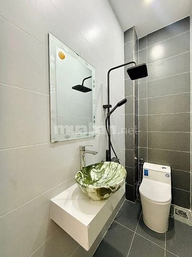  Căn nhà đẹp 52.8m2 ngay Dương Quảng Hàm, GV giá 3.2 Tỷ. SHR, hẻm 5m  