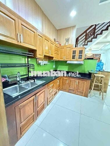 Nhà 2 Lầu Sẵn 3 Máy Lạnh Ngay Cao Đẳng Điện Lực