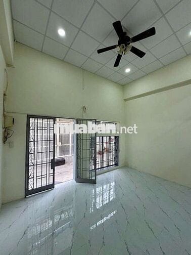 Nhà cho thuê  hẽm xe hơi đường Bùi Văn Ba