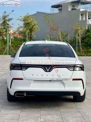 VinFast Lux A 2.0 Tiêu chuẩn 2022