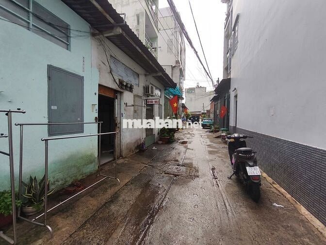 Phòng trọ 14 m2, có gác lửng đường liên khu 1-6, Bình Trị Đông