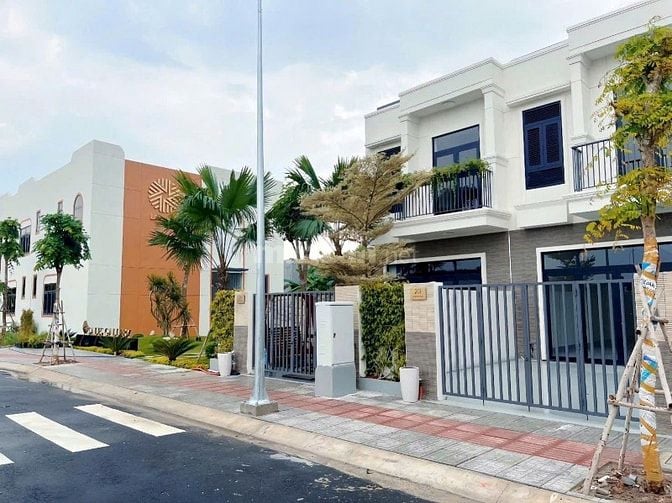 Nhà Phố 1 Trệt 1 Lầu Ngay VSIP 3. Cam Kết Thuê Lại 18-25 Triệu/Tháng