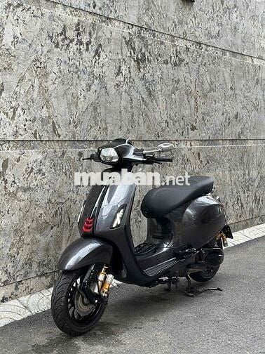 Vespa Sprint 150 phun đồ chơi