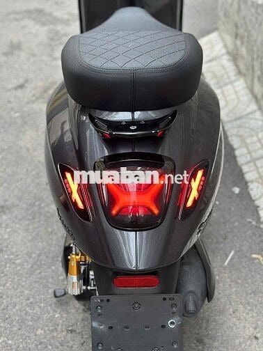 Vespa Sprint 150 phun đồ chơi