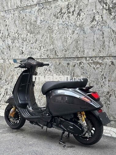 Vespa Sprint 150 phun đồ chơi