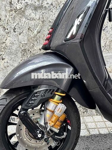 Vespa Sprint 150 phun đồ chơi