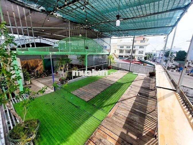 cho thuê mặt bằng kinh doanh mặt tiền sầm uất, ngang 7,6m, dt 220m²
