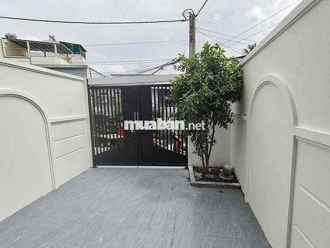 NHÀ cấp 4 đẹp rẻ. Thuộc phường LONG CHÂU (phường 2 củ) cách bờ kè Hoàn