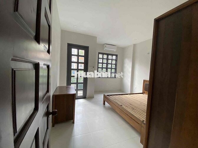Cho thuê nhà đẹp đường Đặng Thuỳ Trâm, p13, Bình Thạnh. Giá 25tr/th TL