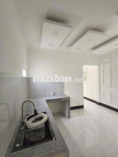 NHÀ cấp 4 đẹp rẻ. Thuộc phường LONG CHÂU (phường 2 củ) cách bờ kè Hoàn