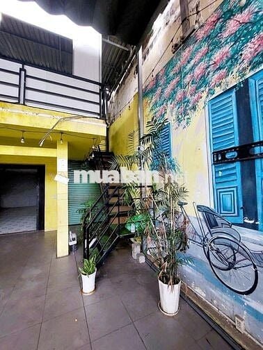 cho thuê mặt bằng kinh doanh mặt tiền sầm uất, ngang 7,6m, dt 220m²