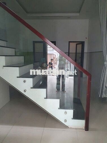 NHÀ 1T2L 3PN 4WC, MẶT TIỀN ĐƯỜNG GẦN XA LỘ HÀ NỘI