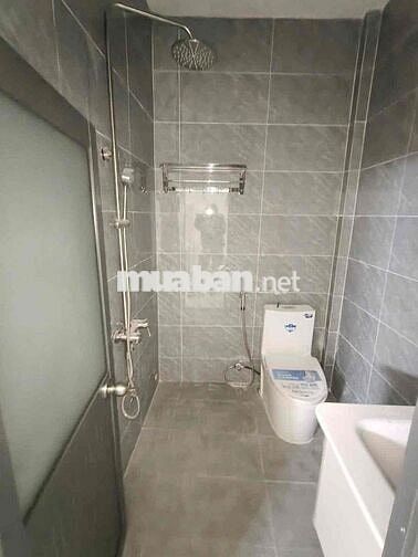 NHÀ cấp 4 đẹp rẻ. Thuộc phường LONG CHÂU (phường 2 củ) cách bờ kè Hoàn