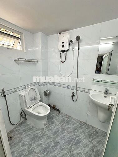 Cho thuê nhà hẻm 4m(XH) Tân Hải, P.13, Q.Tân Bình giá 15tr