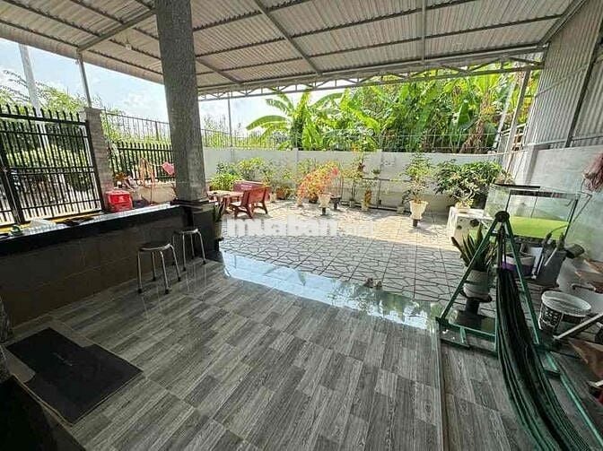 NHÀ RÔNG SÂN VƯỜN NGHĨ DƯỠNG THUỘC TRUNG TÂM PHƯỜNG 3 cũ (10x30)