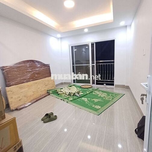 CHÍNH CHỦ CHO THUÊ NHÀ MỚI 1PN TÁCH BẾP , BAN CÔNG 60M2 GẦN UEF, GTVT