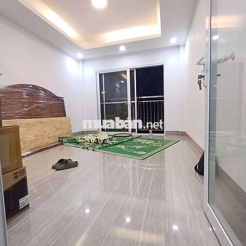 CHÍNH CHỦ CHO THUÊ NHÀ MỚI 1PN TÁCH BẾP , BAN CÔNG 60M2 GẦN UEF, GTVT