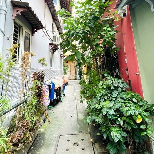 Cho thuê nhà hẻm 2m(XM) Trần Hưng Đạo, P.1, Q.5 giá 9tr