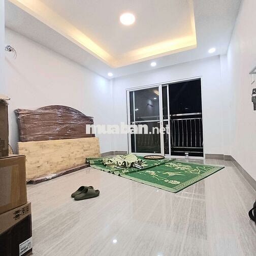 CHÍNH CHỦ CHO THUÊ NHÀ MỚI 1PN TÁCH BẾP , BAN CÔNG 60M2 GẦN UEF, GTVT