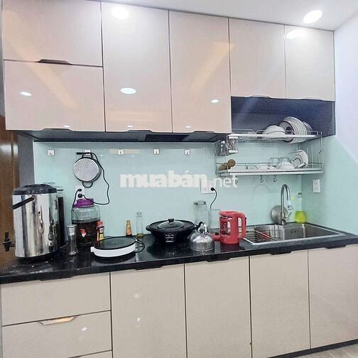 CHÍNH CHỦ CHO THUÊ NHÀ MỚI 1PN TÁCH BẾP , BAN CÔNG 60M2 GẦN UEF, GTVT