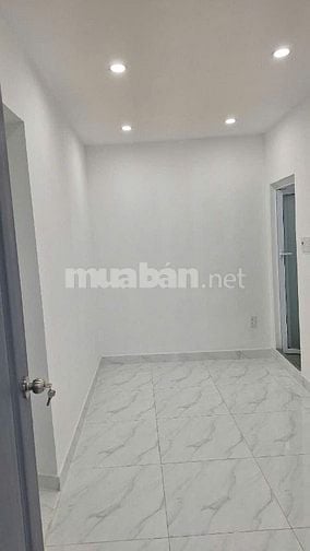 Cần bán gấp nhà mới, tuyệt đẹp, 1trệt, 2 lầu, Hẻm 330 Âu Dương Lân, P3
