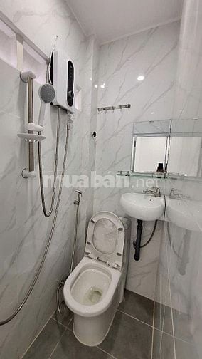 Cần bán gấp nhà mới, tuyệt đẹp, 1trệt, 2 lầu, Hẻm 330 Âu Dương Lân, P3