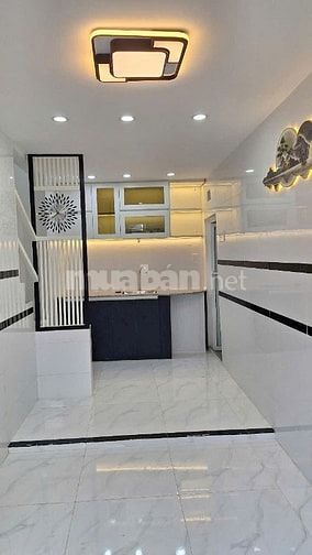 Cần bán gấp nhà mới, tuyệt đẹp, 1trệt, 2 lầu, Hẻm 330 Âu Dương Lân, P3