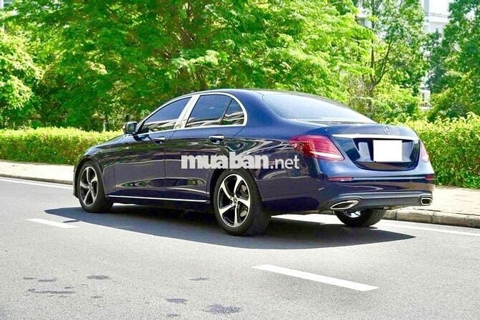 Mercedes E200 Sport 2019 - hiện đại lịch lãm