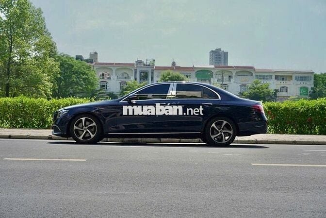 Mercedes E200 Sport 2019 - hiện đại lịch lãm