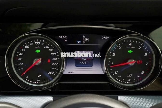 Mercedes E200 Sport 2019 - hiện đại lịch lãm