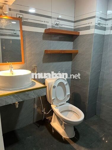 CHO THUÊ NHÀ QUẬN 1, BÙI VIỆN, 1 TRỆT+2 LẦU, NỞ HẬU