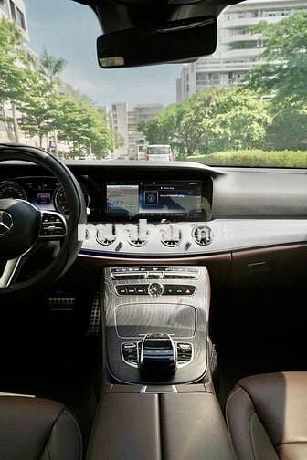 Mercedes E200 Sport 2019 - hiện đại lịch lãm