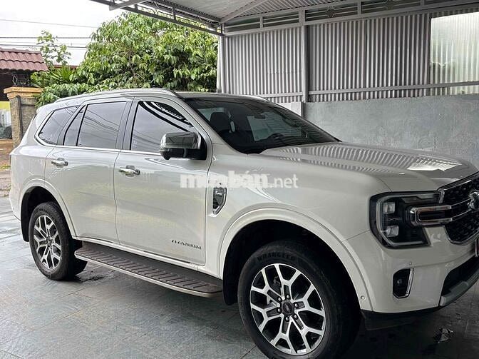 Ford Everest 2023 Titanium Plus 2.0L 4x4 AT