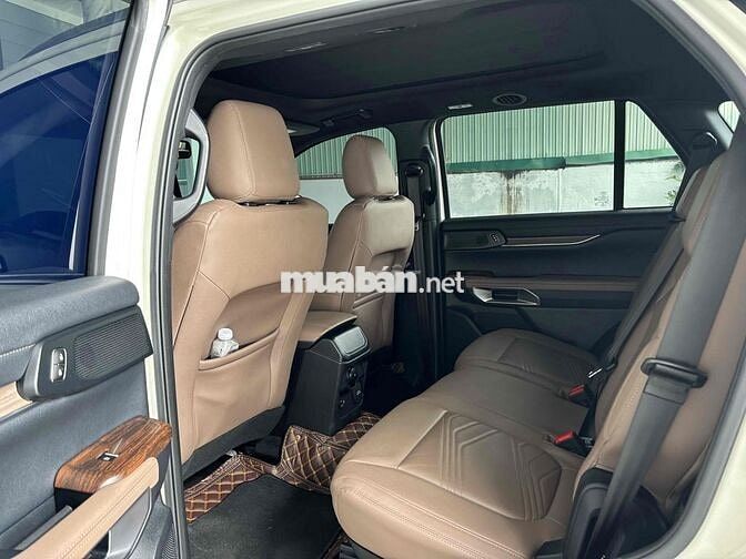 Ford Everest 2023 Titanium Plus 2.0L 4x4 AT