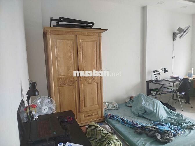Tìm sv ở ghép phòng 40m2, full nội thất, gần SPKT, 1tr7/1 tháng
