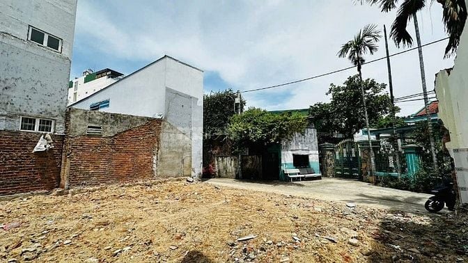 BÁN LÔ ĐẤT HẺM ĐƯỜNG MAI XUÂN THƯỞNG GẦN BIỂN , TP NHA TRANG  GIÁ 3,1 