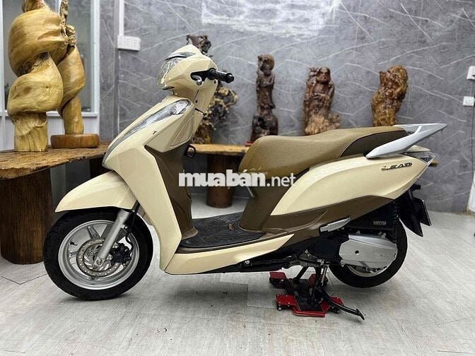 👉Honda Lead chính chủ bstp máy móc zin êm