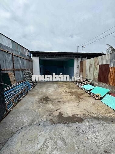 cần bán kho xưởng mặt tiền đường nội bộ . DT 7x25 . đường nhựa 8m