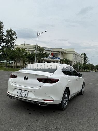 Mazda 3 2023 1.5L Luxury - 43000 km