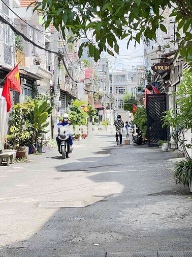 BÁN NHÀ HẺM XE HƠI 6M TIỆN KINH DOANH.