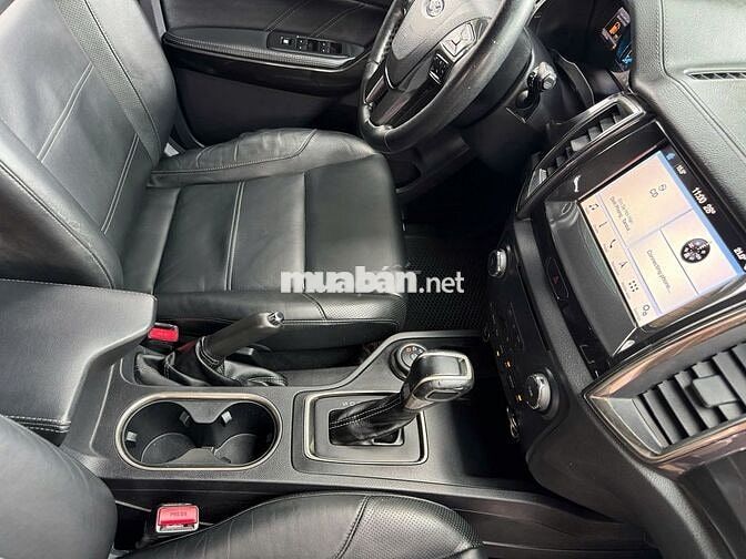 Bán Ford Everest 2019 Titanium 2 cầu AT 4WD Vàng