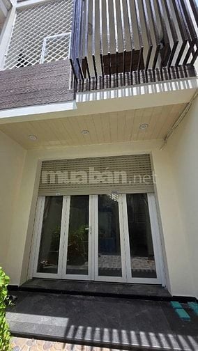 Nhà chính chủ mới đẹp, khu dân trí cao, cách sân bay chỉ 5 phút