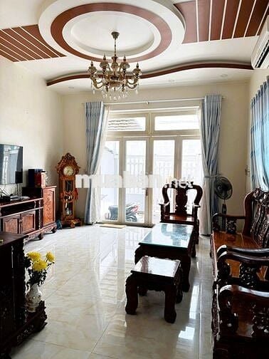 Nhà 93m2 hẻm xe hơi đường số 9 phường Linh Tây 4 phòng ngủ gần chợ